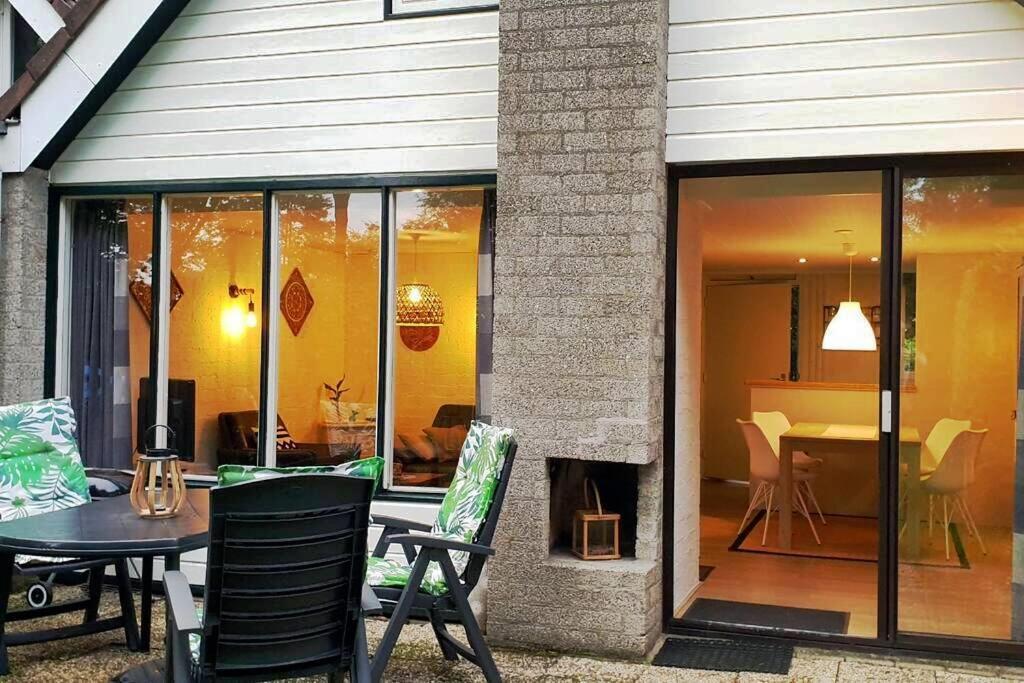 Posterholt Ervaar Vredige Rust In Deze Charmante Knusse Bungalow المظهر الخارجي الصورة